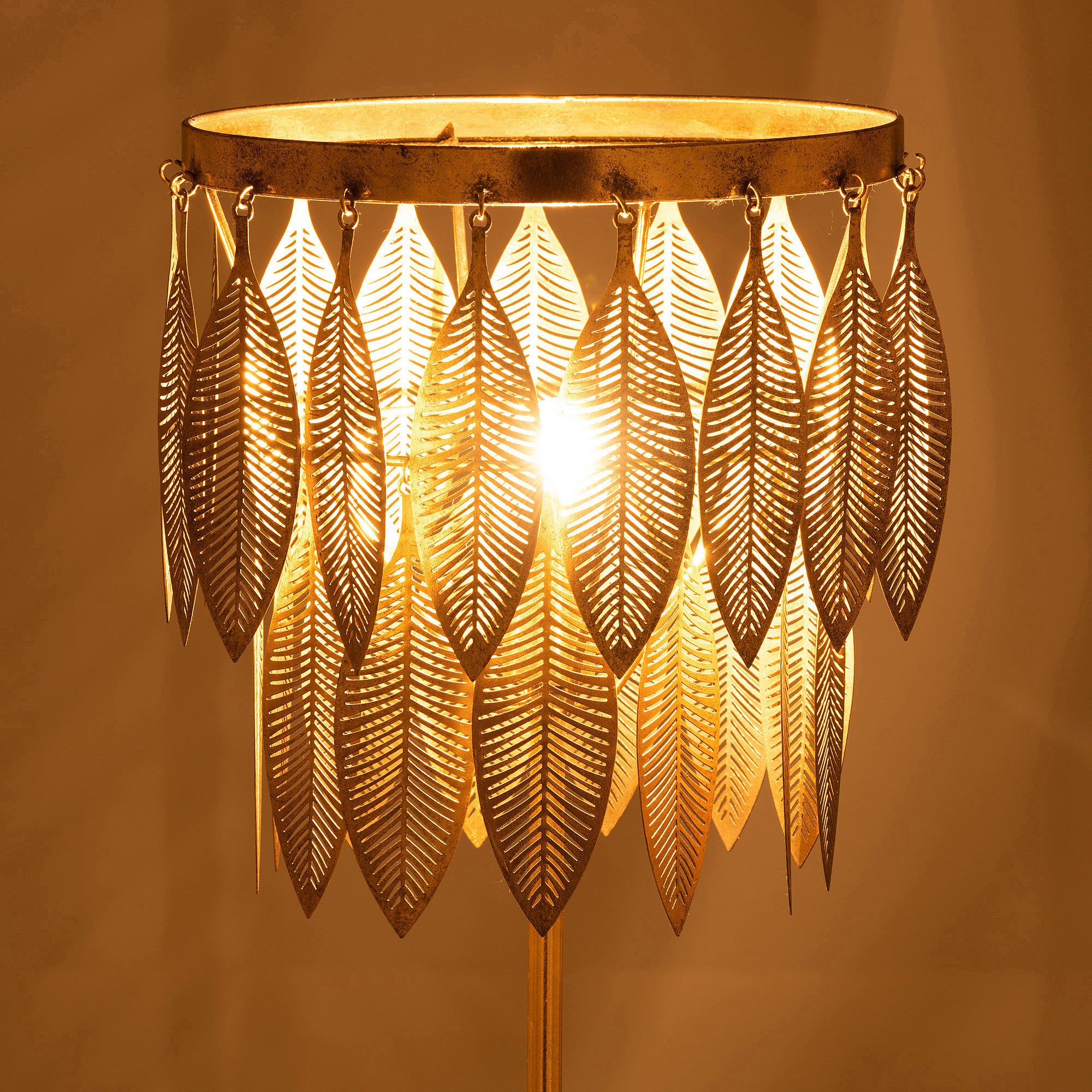 Antiqued Gold Hanging Leaves Table Lamp