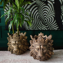 Load image into Gallery viewer, Aslan Majestic Lion Planter