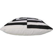 Load image into Gallery viewer, Monochrome Geometric Patterned Cushion