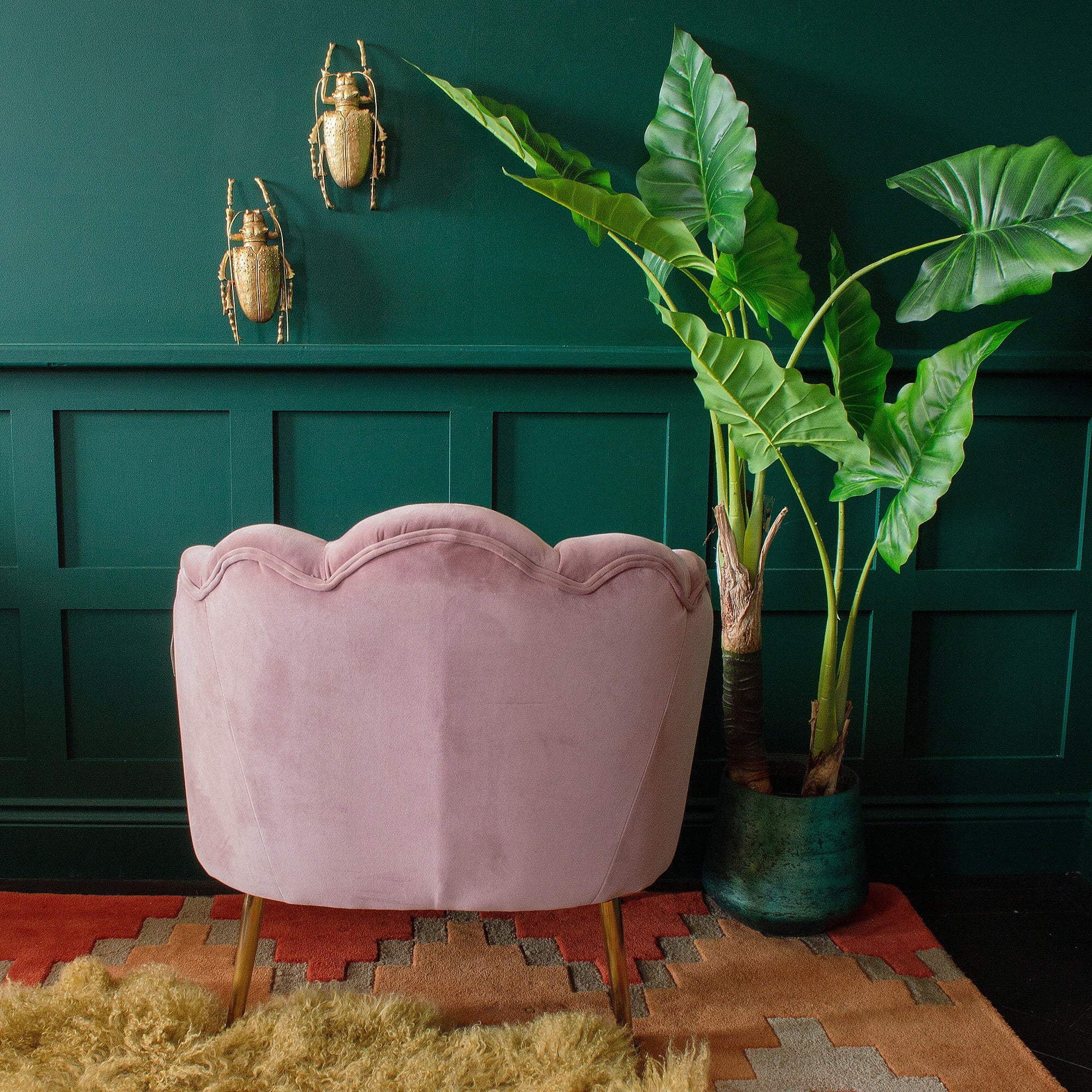 Scalloped Oyster Velvet Chair | Blush Pink